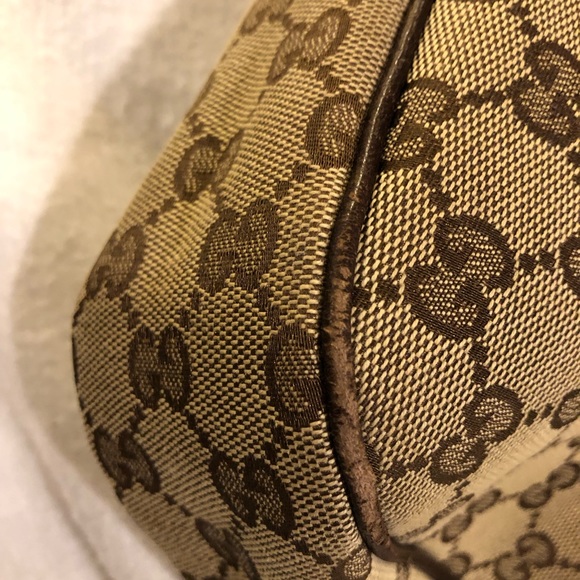 GUCCI Crescent Half Moon Hobo Bag Retailed @$995 - Picture 13 of 16